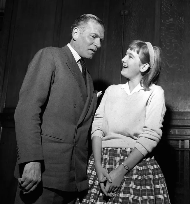 Framed Print : Sir Laurence Olivier with Anne Castaldini starting rehearsals for his first television Framed Print : Sir Laurence Olivier with Anne Castaldini starting rehearsals for his first television