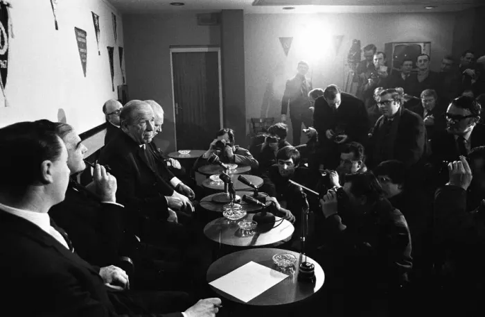 Framed Print : Sir Matt Busby, announces his resignation as Manager of Manchester United at press Framed Print : Sir Matt Busby, announces his resignation as Manager of Manchester United at press