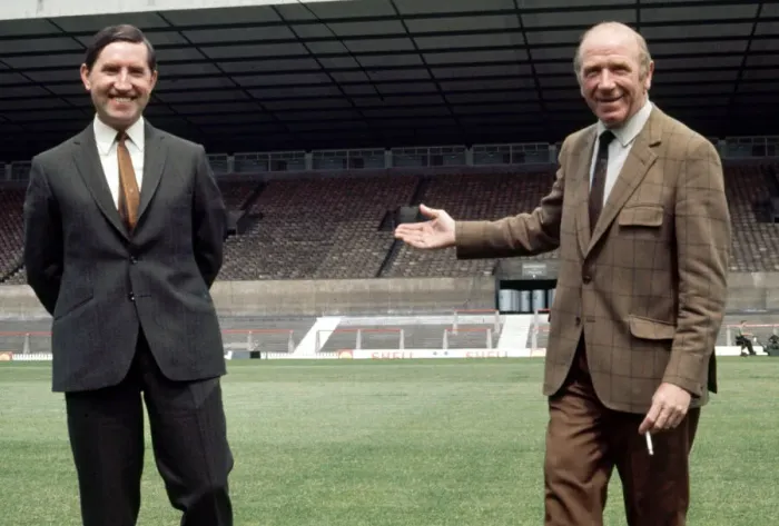 Framed Print : Sir Matt Busby welcomes new Manchester United manager Frank O