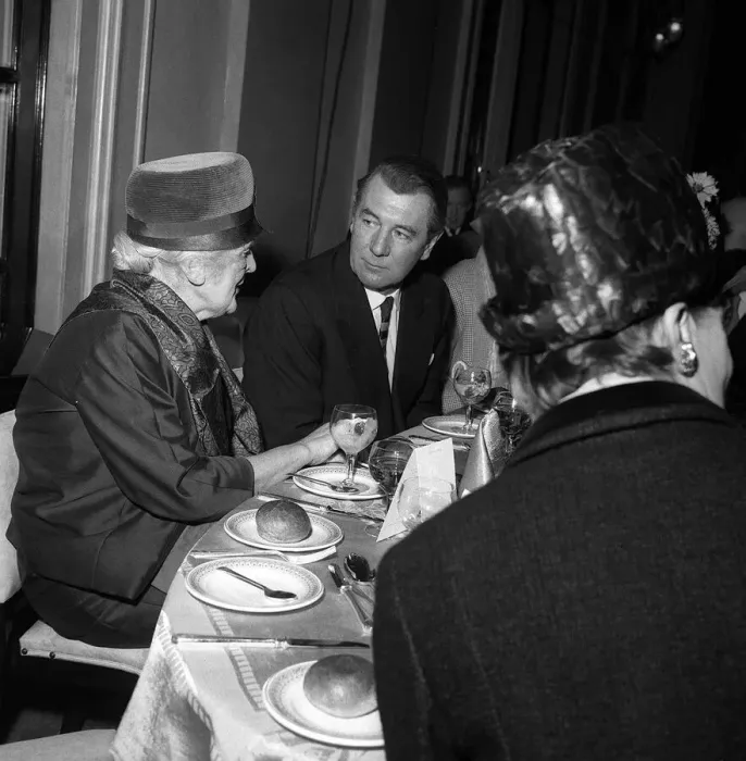 Framed Print : Sir Michael Redgrave actor January 1963 with Sybil Thorndike at a luncheon given by