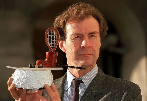 Sir Ranulph Fiennes honoured at the 30th Pipesmoker Election 1994 First explorer to