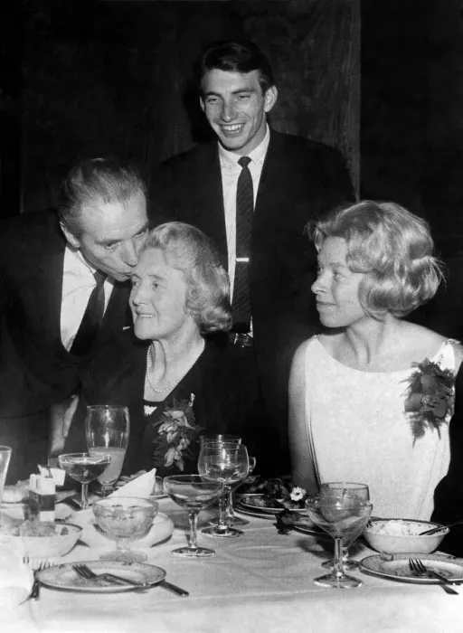 Framed Print : Sir Stanley with his wife, daughter and son at tonights reception. April 1965 P011223