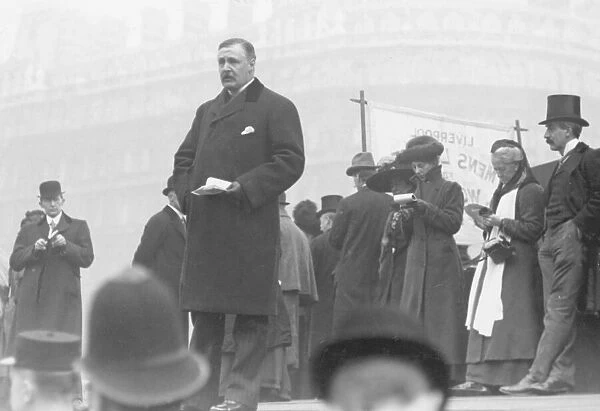 Sir William Chance address the supporters of the Suffragettes movement in Trafalgar