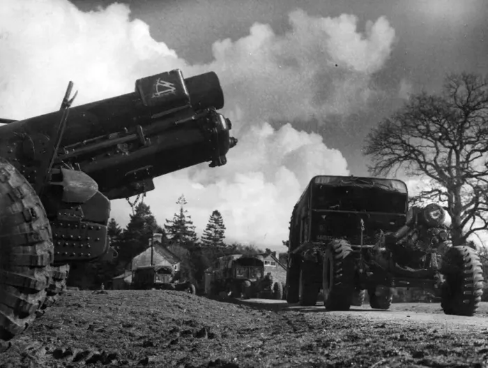 Framed Print : Six-inch howitzers being moved into defensive positions as part of a training exercise