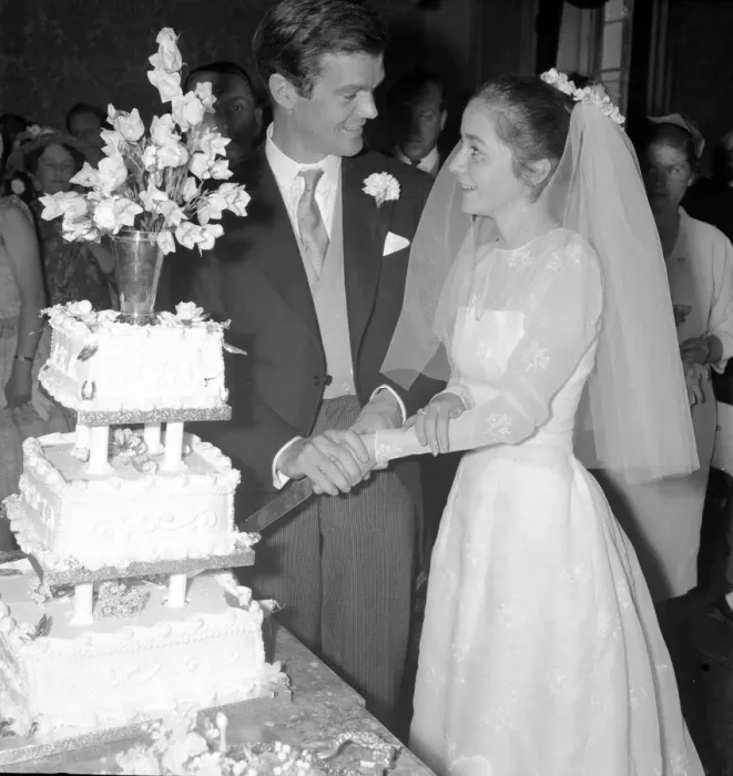 Framed Print : Sixteen year old Caroline Jayne Beuttler and husband Allan Clark 30 seen here cutting te Framed Print : Sixteen year old Caroline Jayne Beuttler and husband Allan Clark 30 seen here cutting te