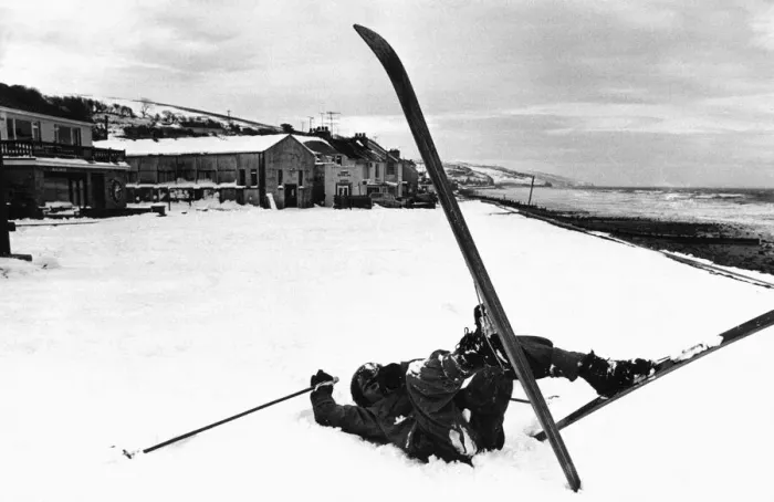 Framed Print : Skier takes a tumble on the beach at Amroth, Pembrokeshire, West Wales Framed Print : Skier takes a tumble on the beach at Amroth, Pembrokeshire, West Wales