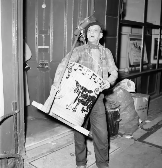 Framed Print : Skiffle group belived to be called the Black Cat seen here setting up in a pub before a Framed Print : Skiffle group belived to be called the Black Cat seen here setting up in a pub before a