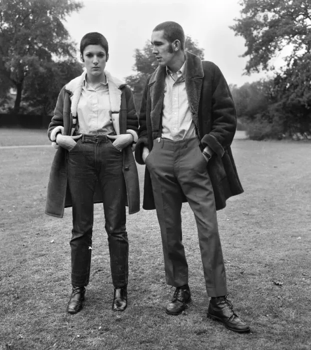 Framed Print : Skinhead couple Glenda Peake and Tony Hughes. 7th October 1969