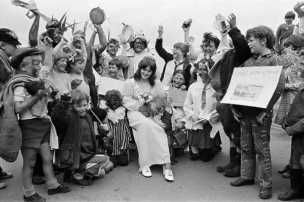 Skinningrove Carnival. 1972