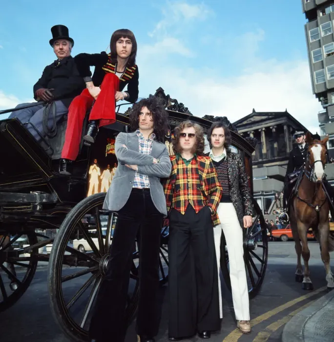 Framed Print : Slade (Dave Hill, Don Powell, Noddy Holder and Jim Lea) in Glasgow to promote their film Framed Print : Slade (Dave Hill, Don Powell, Noddy Holder and Jim Lea) in Glasgow to promote their film