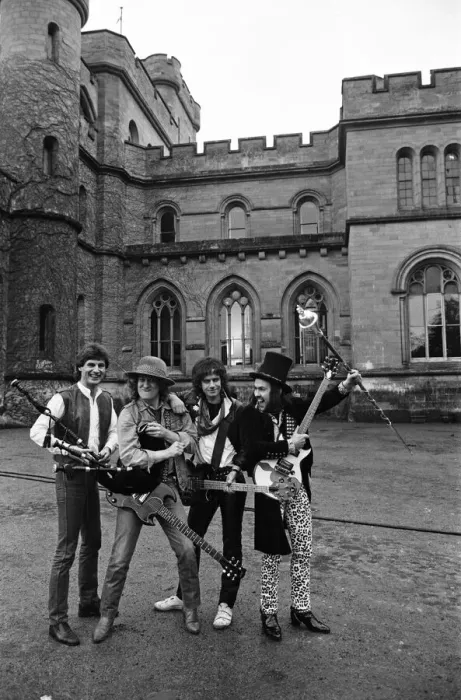 Framed Print : Slade (Don Powell, Noddy Holder, Jim Lea and Dave Hill) filming a new video at Eastnor Framed Print : Slade (Don Powell, Noddy Holder, Jim Lea and Dave Hill) filming a new video at Eastnor