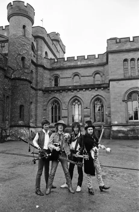 Framed Print : Slade (Don Powell, Noddy Holder, Jim Lea and Dave Hill) filming a new video at Eastnor Framed Print : Slade (Don Powell, Noddy Holder, Jim Lea and Dave Hill) filming a new video at Eastnor