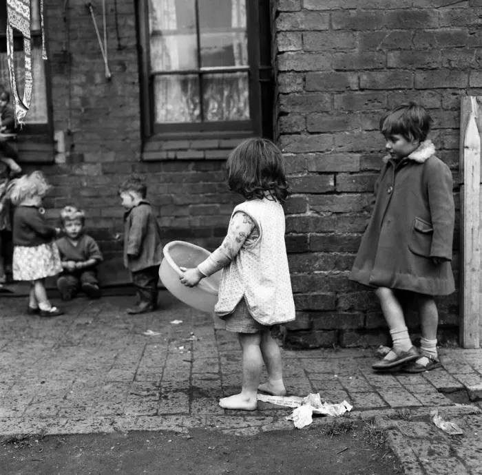Framed Print : Slum areas of Leicester. 18th October 1963 Framed Print : Slum areas of Leicester. 18th October 1963
