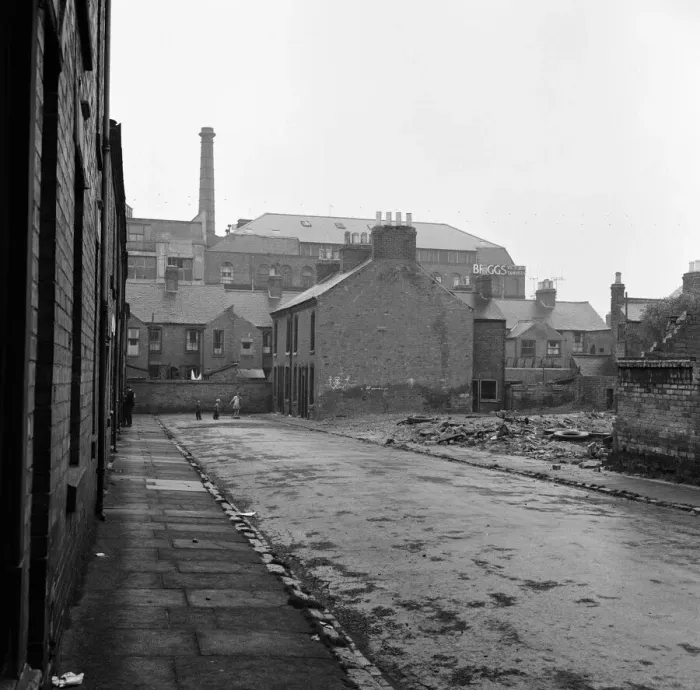 Framed Print : Slum areas of Leicester. 18th October 1963 Framed Print : Slum areas of Leicester. 18th October 1963