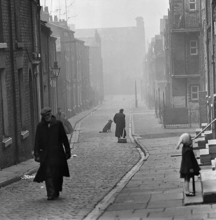 Framed Print : Slum living conditions in the north west of England. 3rd April 1960 Framed Print : Slum living conditions in the north west of England. 3rd April 1960