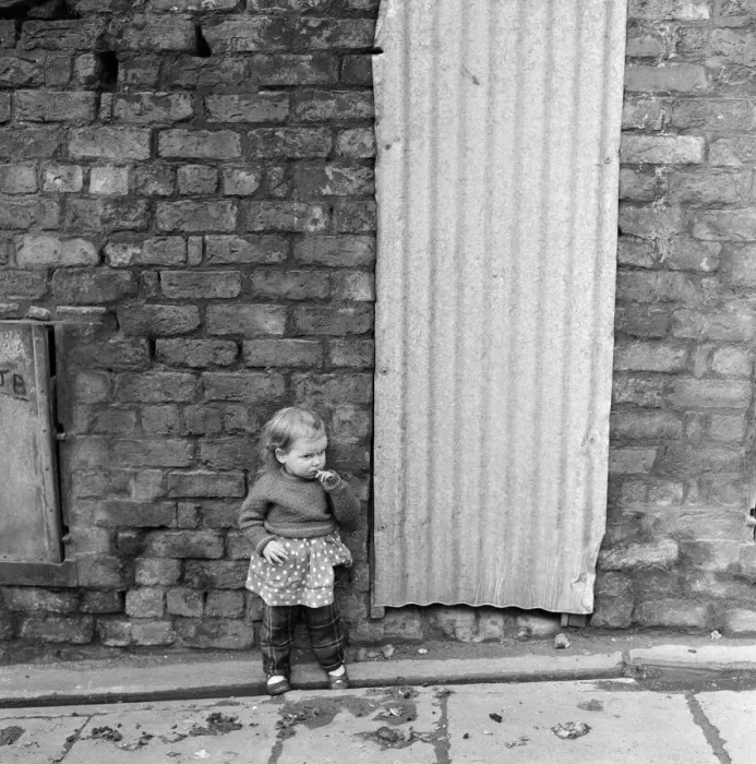 Framed Print : Slum living conditions in the north west of England. 3rd April 1960 Framed Print : Slum living conditions in the north west of England. 3rd April 1960