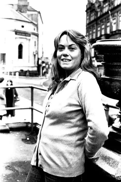 Framed Print : A smiling Wendy Richard pictured in North East 16 October 1980