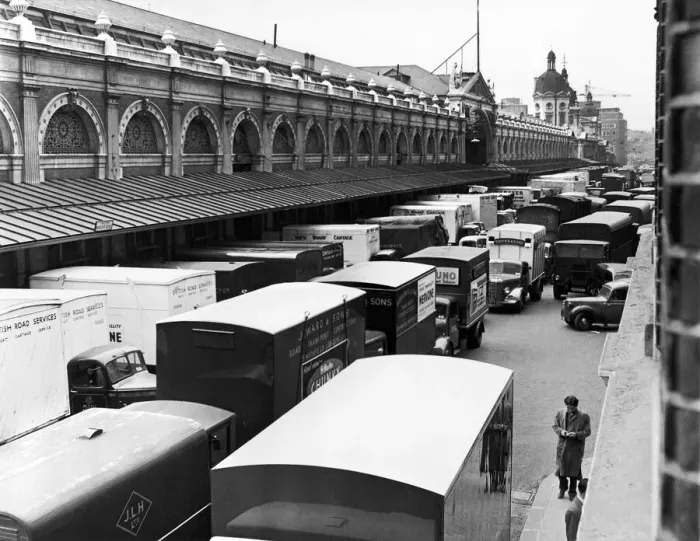Framed Print : Smithfield Meat Market, pictured on the first day of un-rationed meat in 14 years Framed Print : Smithfield Meat Market, pictured on the first day of un-rationed meat in 14 years