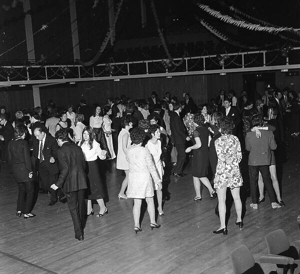 Smiths Industries dinner and dance at Guildford Civic Hall, Surrey