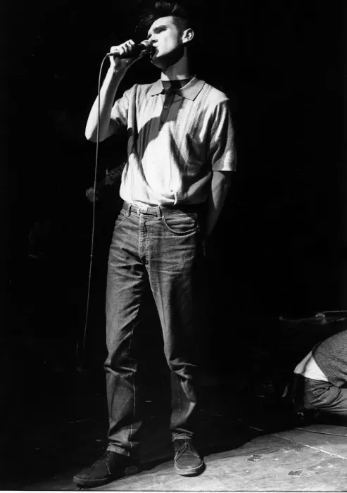 Framed Print : The Smiths pop singer Morrissey singing on stage 1984 Framed Print : The Smiths pop singer Morrissey singing on stage 1984