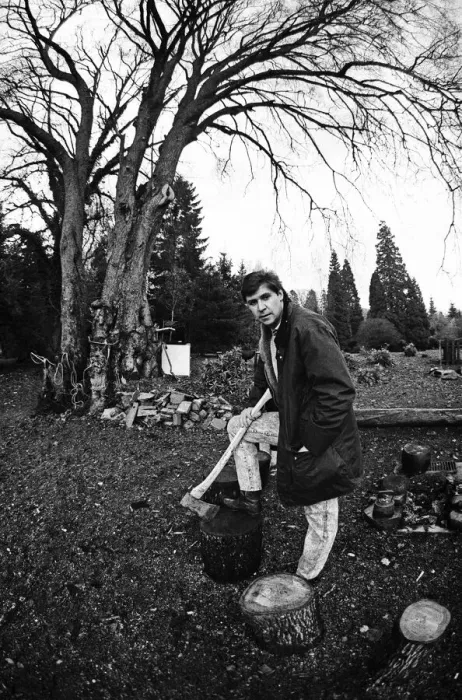 Framed Print : Snooker player Tony Knowles at his house near Lake Windermere in the Lake District