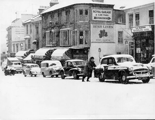 Snow causing havoc in Torwood Street, Torquay in 1962