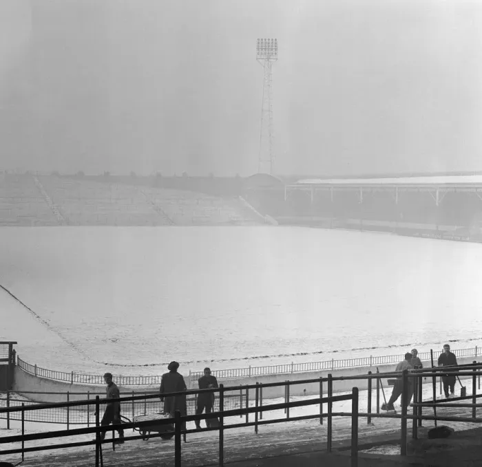 Framed Print : Snow covered pitch at the Victoria Gound, home of Stoke City, 16th January 1963 Framed Print : Snow covered pitch at the Victoria Gound, home of Stoke City, 16th January 1963