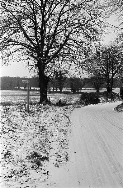 Snow scenes in Heckfield. January 1987. Snow scenes in Heckfield. 14th January 1987