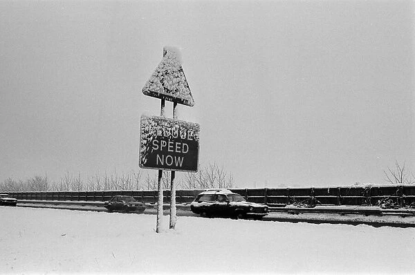 Snow scenes in Reading. 6th February 1986