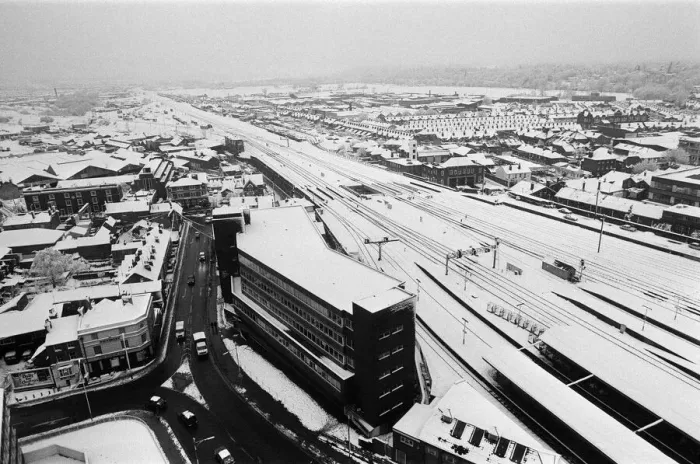 Framed Print : Snow scenes in Reading, Berkshire, seen from Western Tower. December 1981 Framed Print : Snow scenes in Reading, Berkshire, seen from Western Tower. December 1981
