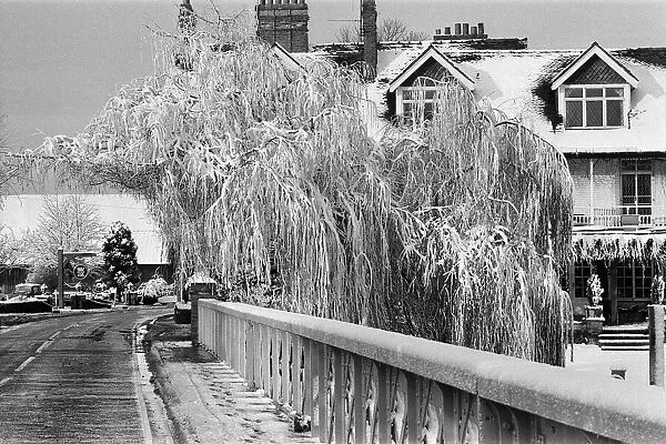 Snow scenes at Sonning, Berkshire. December 1981