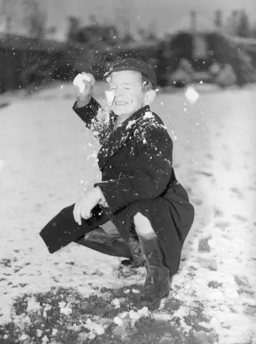 Framed Print : Snowball Fight Petts Wood, Kent Child, Boy is hit in the face with a snowball Framed Print : Snowball Fight Petts Wood, Kent Child, Boy is hit in the face with a snowball