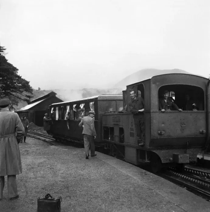 Framed Print : Snowdon - Holidaymakers board the steam train at the summit of Snowdon. August 1952 C4036