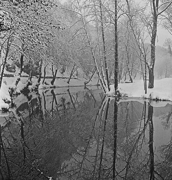 Snuff Mills park under a blanket of snow 4th January 1963