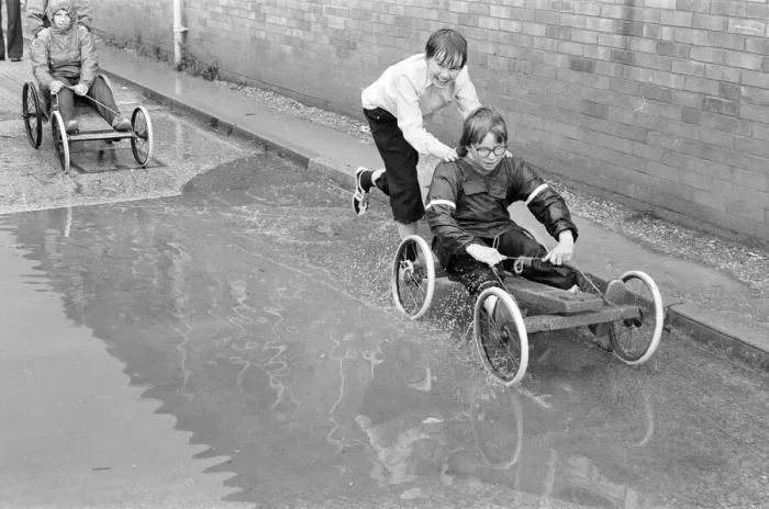 Framed Print : Soap Box Races at Stoneham Boys School, Reading, Berkshire, June 1980 Framed Print : Soap Box Races at Stoneham Boys School, Reading, Berkshire, June 1980