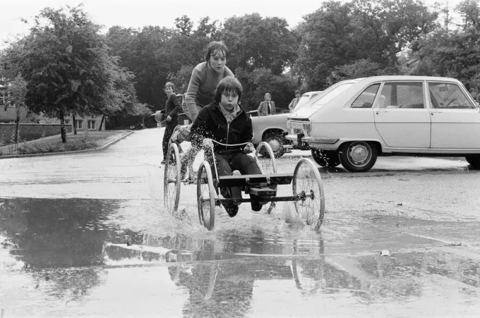 Framed Print : Soap Box Races at Stoneham Boys School, Reading, Berkshire, June 1980 Framed Print : Soap Box Races at Stoneham Boys School, Reading, Berkshire, June 1980