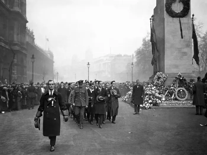 Framed Print : Soldiers active and de-mobbed march pass the cenotaph in Whitehall on the first Framed Print : Soldiers active and de-mobbed march pass the cenotaph in Whitehall on the first