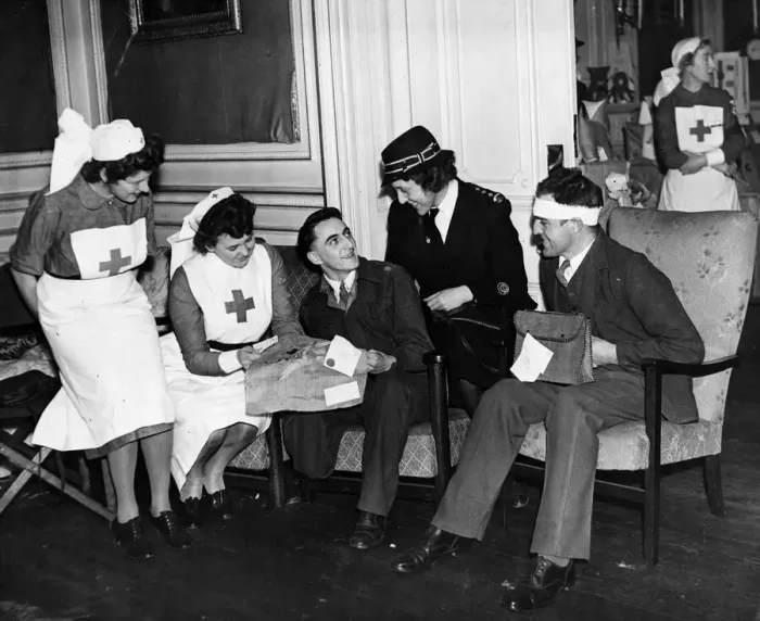 Framed Print : Soldiers in Hospital Blue, presented with prizes at the Red Cross