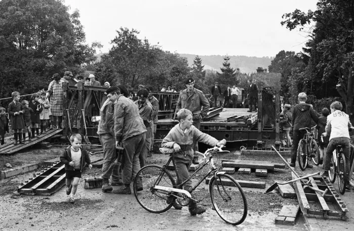 Framed Print : Soldiers of The Royal Engineers build bridges to help local residents after heavy floods