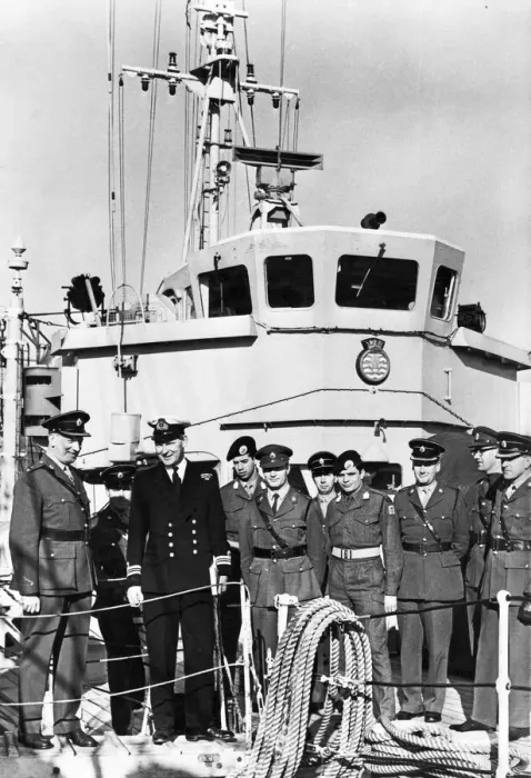 Framed Print : Soldiers of the Territorial Army meeting a Naval officer on board minesweeper HMS Mersey