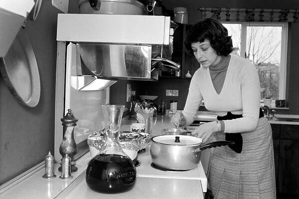Sonia Allison the Daily Mirror cook is seen here preparing a meal for a invited group of