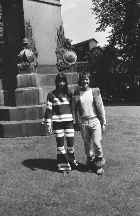 Framed Print : Sonny Bono & Cher, American music duo, who currently have a number one single in the US Framed Print : Sonny Bono & Cher, American music duo, who currently have a number one single in the US
