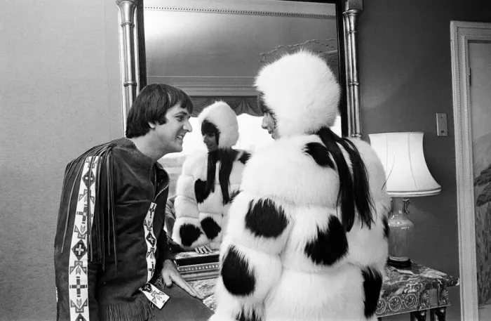 Framed Print : Sonny Bono & Cher, American music duo, pictured in their rooms at the Royal Garden Hotel