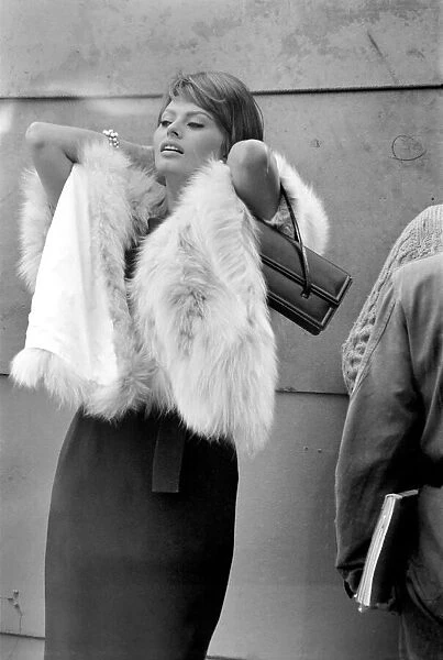 Sophia Loren filming 'The Millionairess'at London Bridge. June 1960