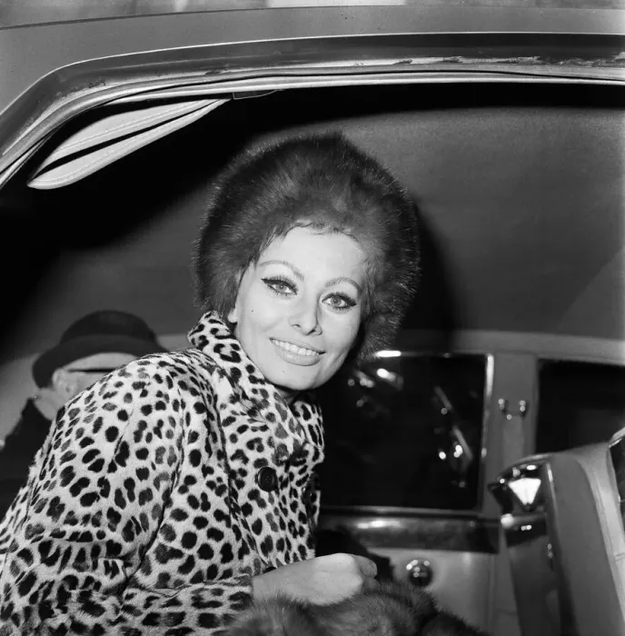 Framed Print : Sophia Loren and her husband Carlo Ponti arriving at London Airport. 15th January 1966