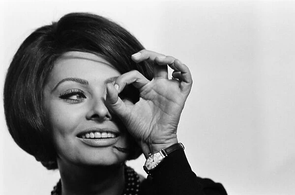 Sophia Loren at a reception in the River Room of the Savoy Hotel