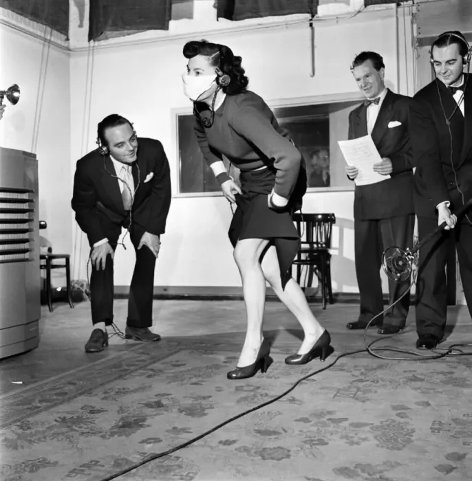 Framed Print : Soundeffects: Footsteps: Columbia have just registered a new record called Framed Print : Soundeffects: Footsteps: Columbia have just registered a new record called