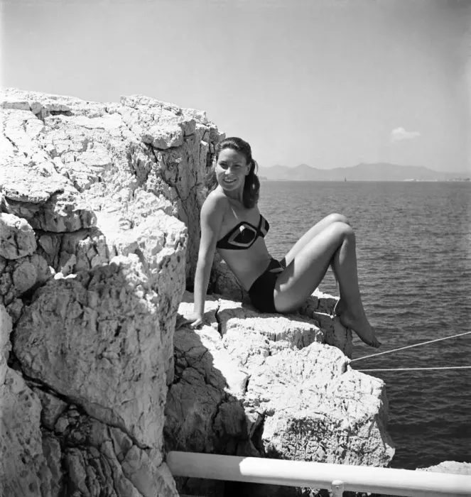 Framed Print : South of France. Yvonne Viseux at Eden Rock. (Miss France 1947). August 1950 O25463-002 Framed Print : South of France. Yvonne Viseux at Eden Rock. (Miss France 1947). August 1950 O25463-002