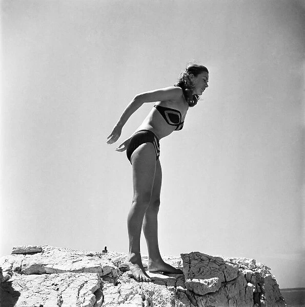 South of France. Yvonne Viseux at Eden Rock. (Miss France 1947). August 1950 O25463-001