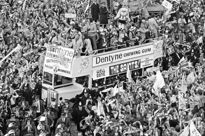Framed Print : Southampton 1-0 Manchester United. Open Top Parade in Southampton after FA Cup Framed Print : Southampton 1-0 Manchester United. Open Top Parade in Southampton after FA Cup